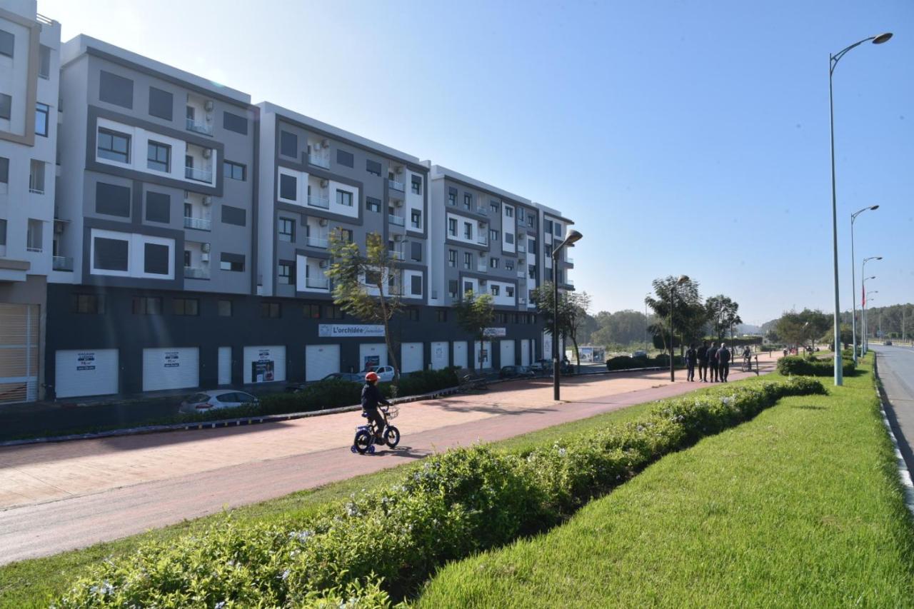 Lovely Apartment With Pool & Gym Кенитра Экстерьер фото